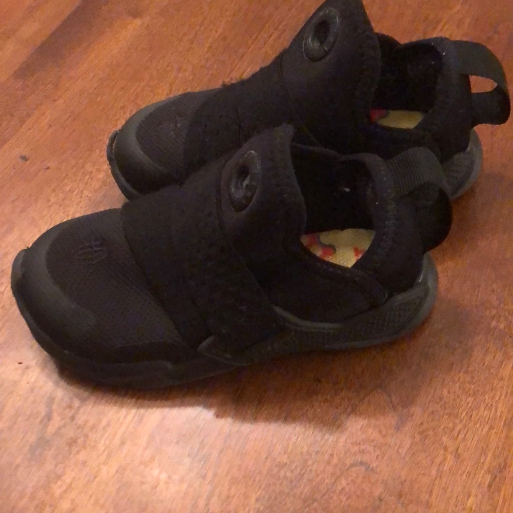 Nike toddler sneakers